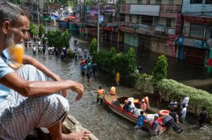 Floods in Bangladesh leave 5 dead, thousands stranded